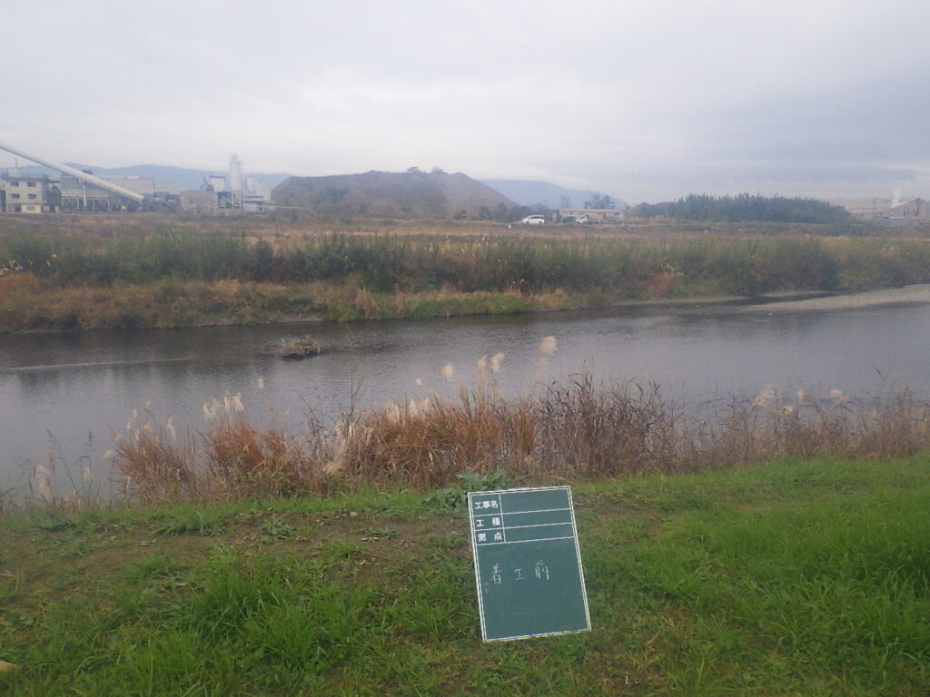 鴨川護岸工事　平成31年3月竣工